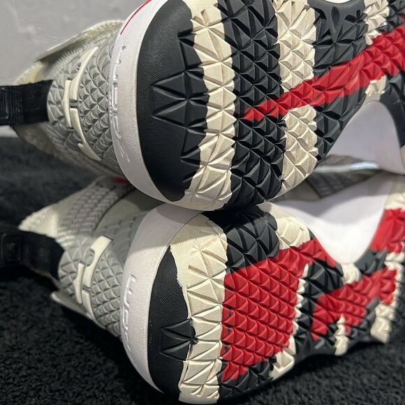 🔥🏀 NIKE Lebron Soldier XI Silver Bullet - Men Sz 8 - Special Edition - EUC - Picture 9 of 11